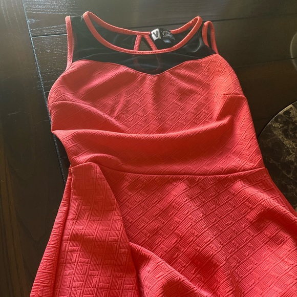 Dress - Picture 4 of 8